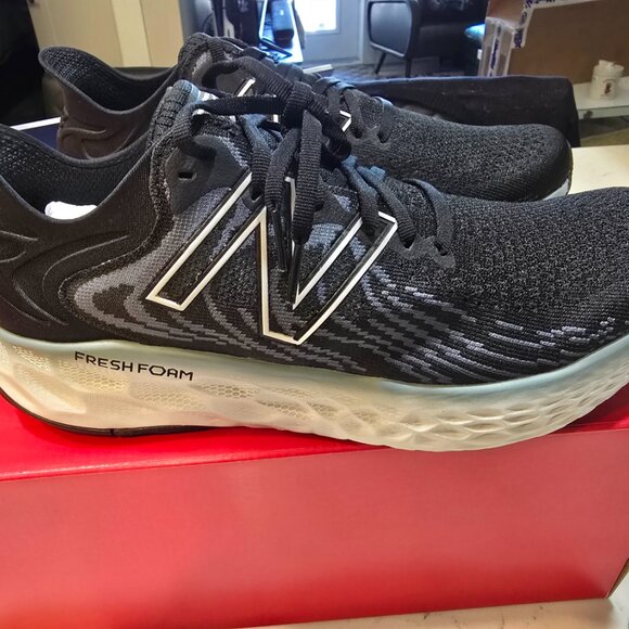 New Balance Fresh Foam 1080B11 Men's Running Shoe BLACK SIZE 10 NEW - Picture 4 of 11